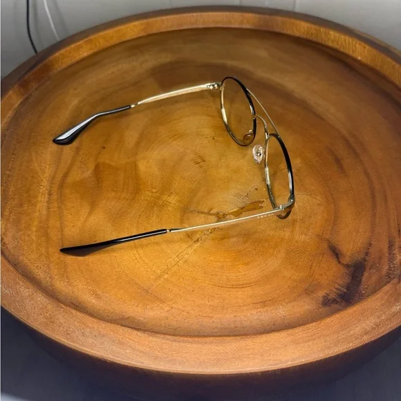 Prada Men's Glasses in Elegant Gold - Picture 4 of 5